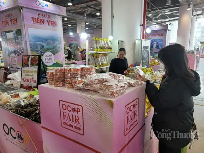 Kẹo lạc hồng Tiên Yên là sản phẩm OCOP Quảng Ninh, được du khách gần xa yêu thích.