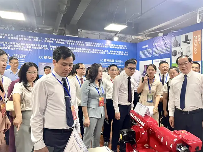Đoàn công tác tỉnh Quảng Ninh tham dự các chương trình tại Lễ hội du lịch biên giới Việt - Trung và Hội chợ thương mại xuất nhập khẩu ASEAN - Trung Quốc 2024.